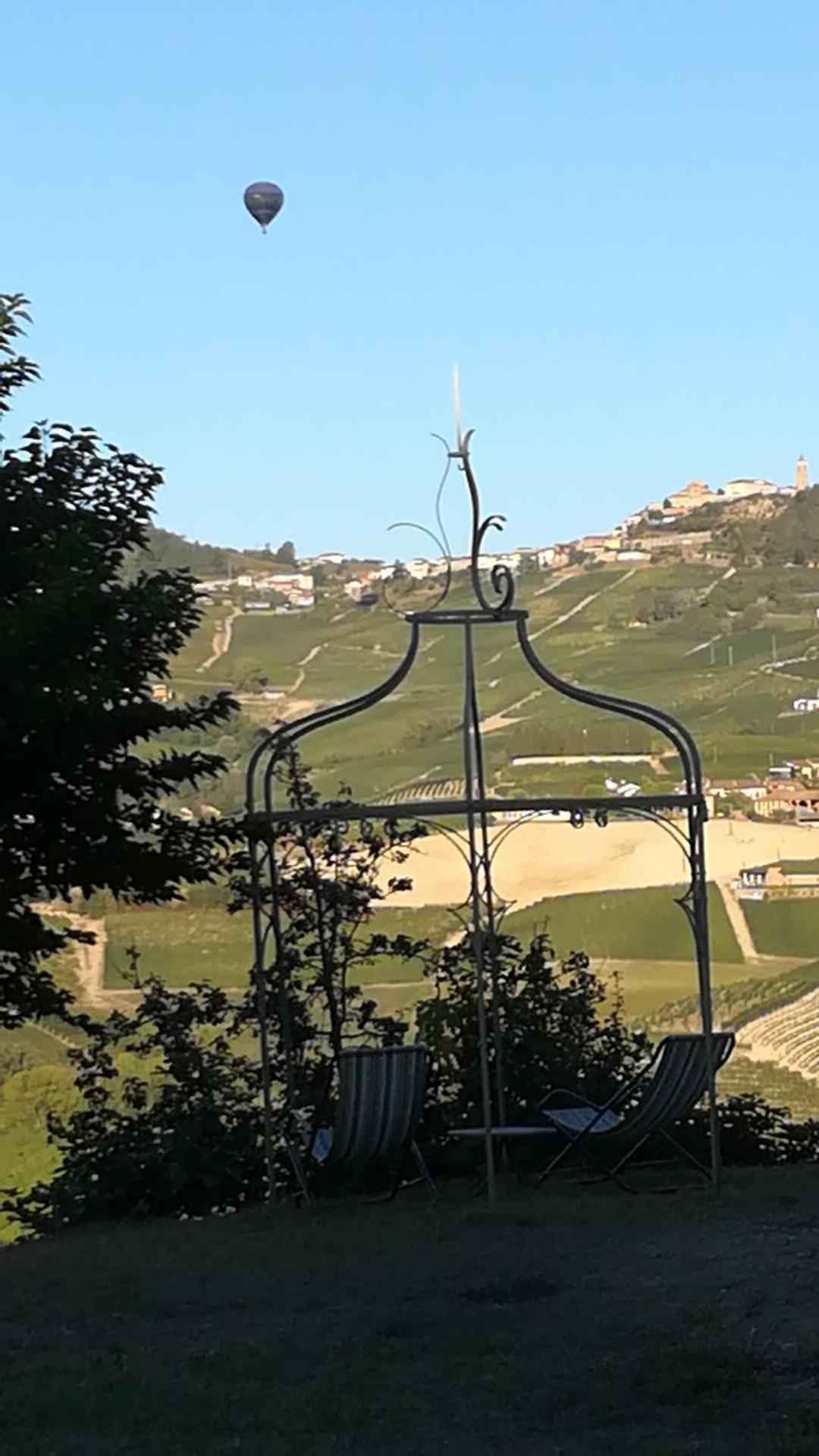 Tenuta Montanello B&B Castiglione Falletto Zewnętrze zdjęcie